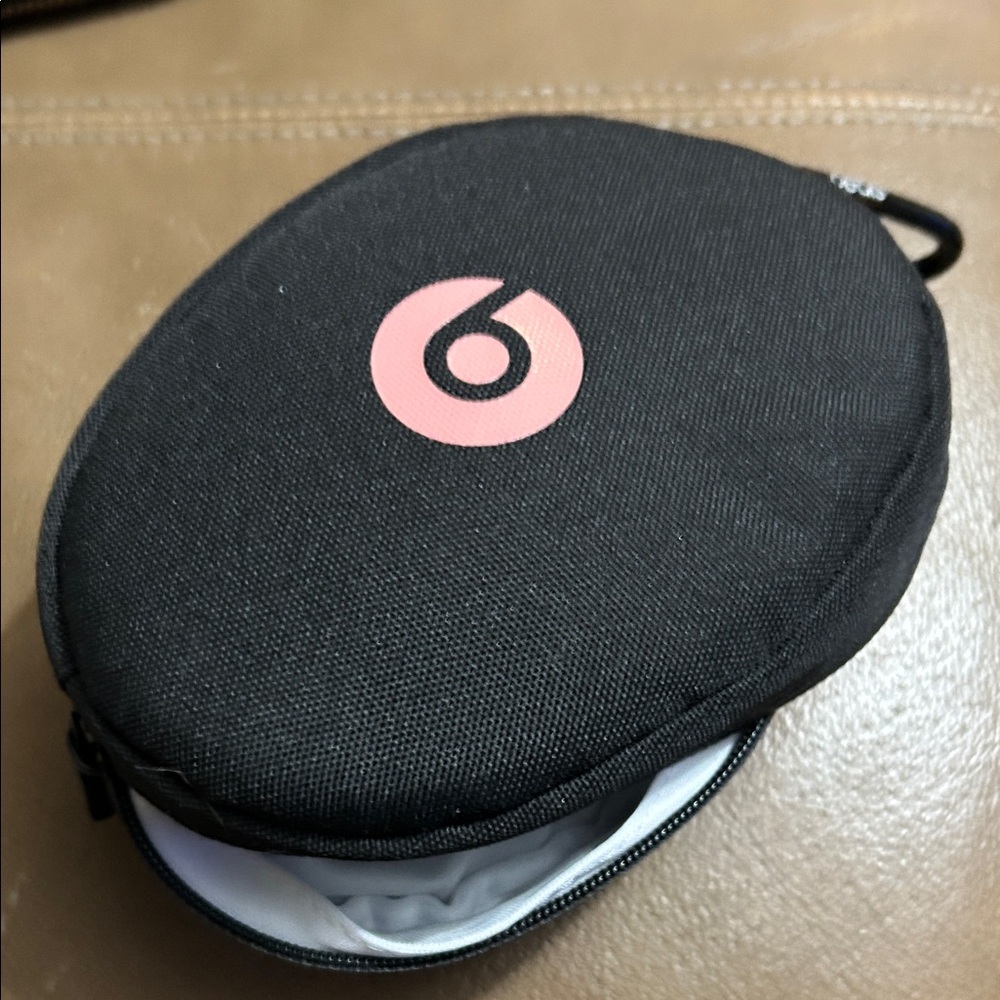 Beats by Dre Black and Pink Carrying Case’s